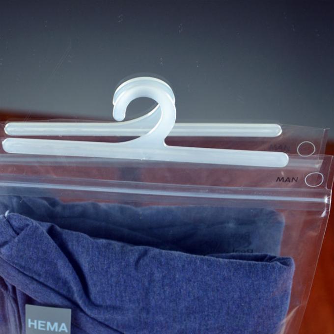 bolso de empaquetado de la ropa plástica de alta calidad con la suspensión