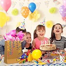 bolsas de papel con bulto de las manijas