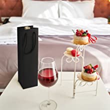 Los bolsos del vino del empaquetado al por menor de Eco de la extensión del pelo del sello de la hoja de oro abultan los bolsos de papel del regalo del vino de Kraft con las manijas 5