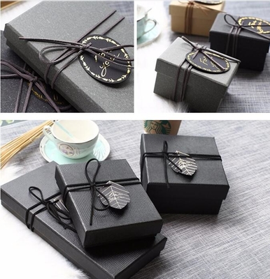 Regalos que empaquetan los juguetes de empaquetado de la joyería que empaquetan el tubo de empaquetado del papel de la caja de la almohada del dispositivo de la taquilla del anuncio publicitario de la caja del imán