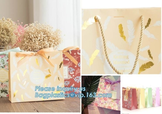 Bolsa de papel mate del regalo de la Navidad de la laminación del fabricante de China con la manija del algodón, paquete blanco de la bolsa de papel hecho a mano del nuevo diseño