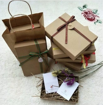 Caja biodegradable de encargo del jabón de Kraft del regalo de la barra del papel de la cartulina, caja de empaquetado de papel del plegamiento de Kraft del jabón de encargo del papel con los wi