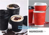 Tazas de café rayadas disponibles de encargo del papel de empapelar de la ondulación de la taza de papel, taza disponible impresa de papel del café con el PAQUETE de la tapa