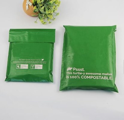 BOLSO de EMPAQUETADO del PAÑO de la ROPA, cierre ESENCIAL, auto-adhesivo CASERO ABONABLE. Bolsos de envío metálicos para el correo, paquete