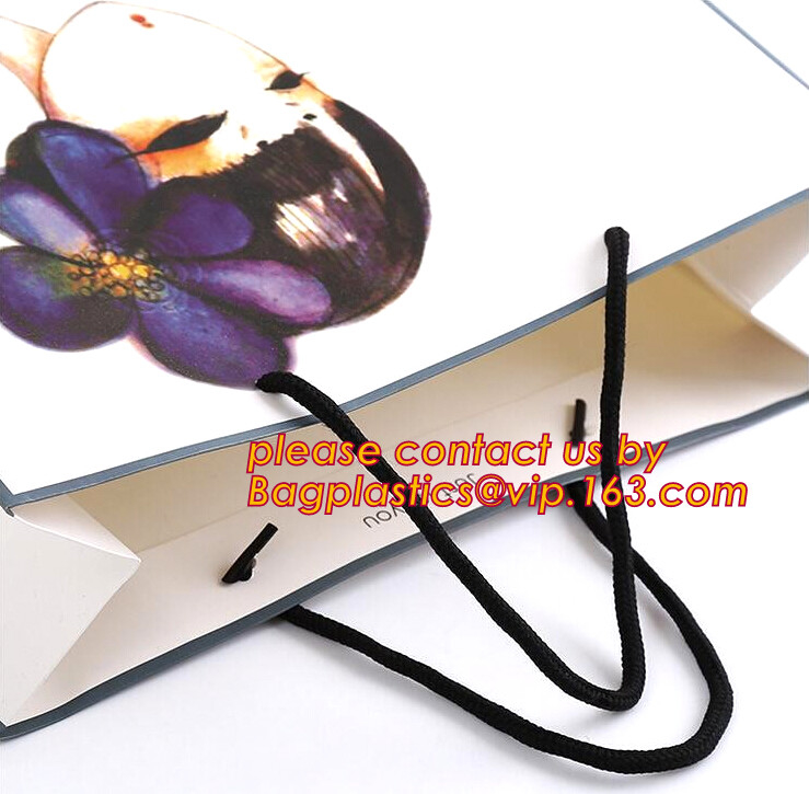 Recicle la bolsa de papel inferior plana amistosa de Brown Kraft del eco que hace compras con la manija de papel, regalo impreso estilo de lujo reciclable