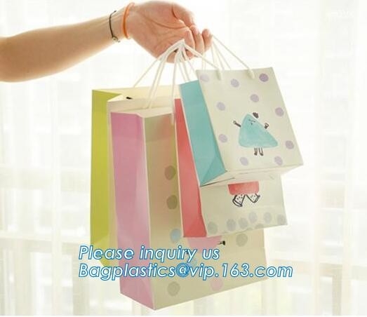 Bolsa de papel de empaquetado de lujo cortada con tintas al por mayor reciclada de la bolsa de papel de la manija, bolsos de compras diarios de Kraft con la manija torcida