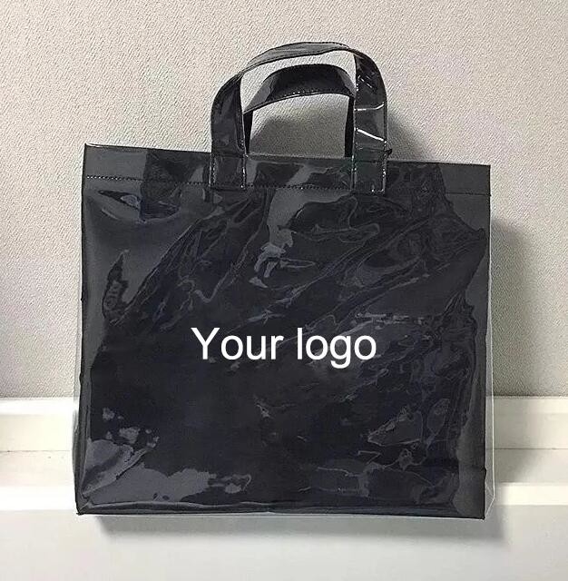 Los bolsos del regalo forman exposiciones al por menor que los acontecimientos asen los sorteos de los bolsos para las tiendas, boutiques y recuerdos